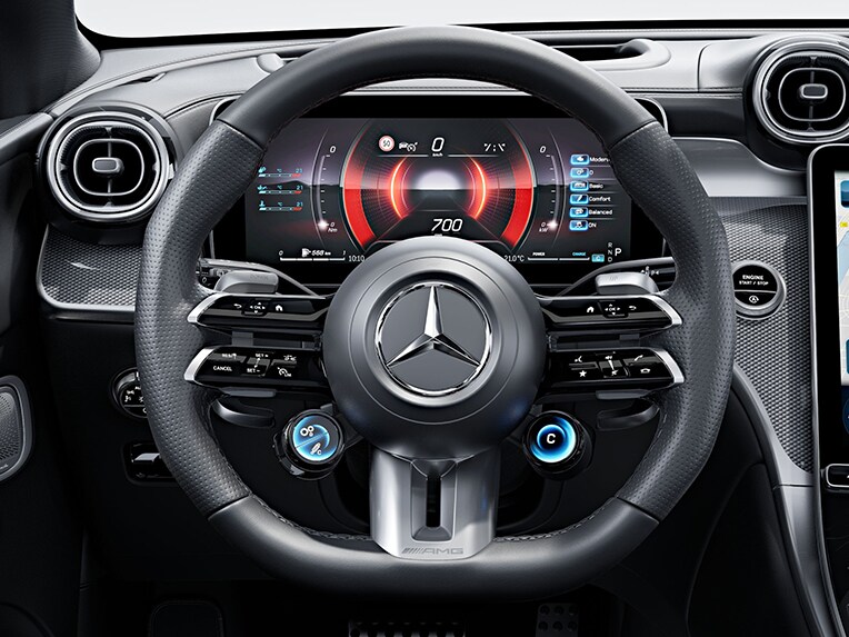 Il volante AMG Performance in pelle nappa della Mercedes-AMG GLC Coupé.