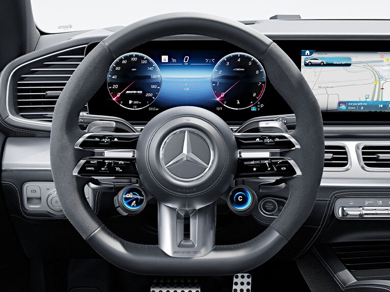 Il volante AMG Performance in pelle nappa/microfibra MICROCUT della Mercedes-AMG GLE Coupé.