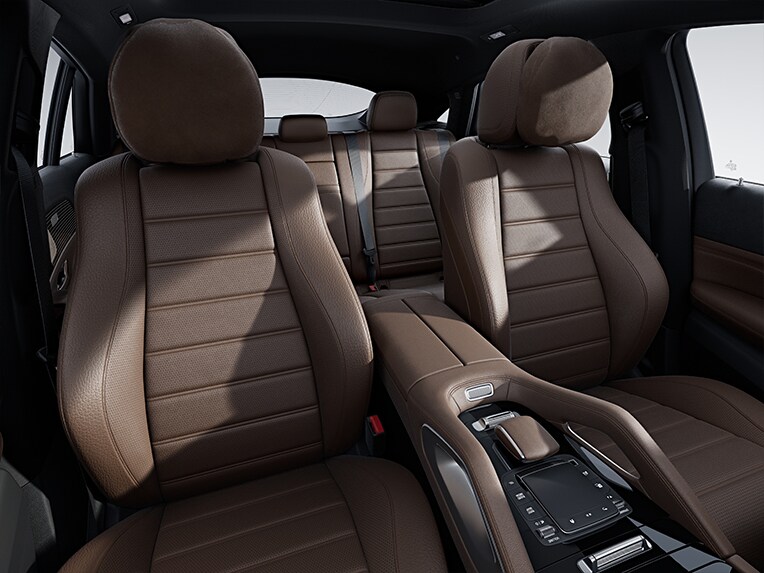 Die Multikontursitze vorne im Mercedes-Benz GLE Coupé.