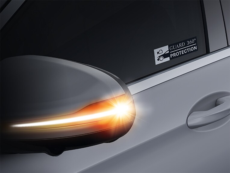 Un'illustrazione del funzionamento della protezione vettura GUARD 360° della Mercedes-Benz GLE.
