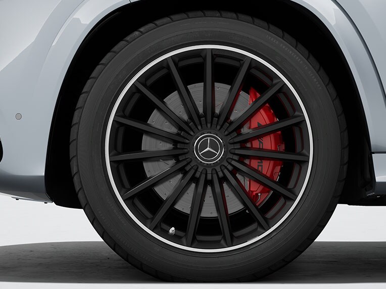 Cerchi fucinati AMG da 58,4 cm (23") a bordo della Mercedes-AMG GLS 63 4MATIC+.