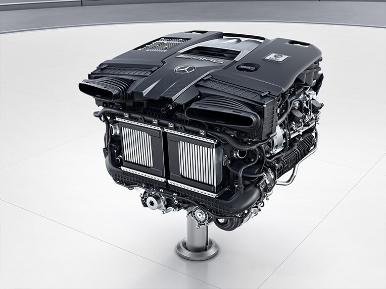 La copertura del motore AMG in carbonio della Mercedes-AMG GLS 63 4MATIC+.