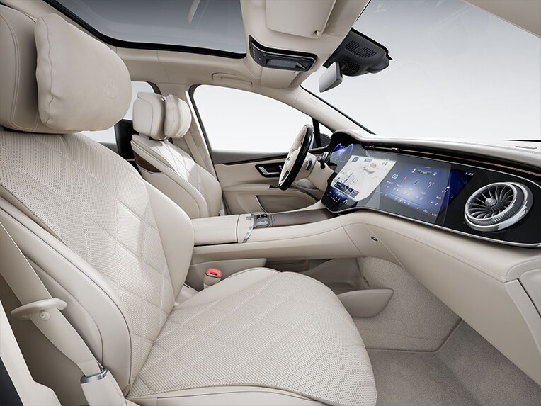 Le Pack Cuir étendu MANUFAKTUR dans l'habitacle de la luxueuse Mercedes-Maybach EQS SUV.