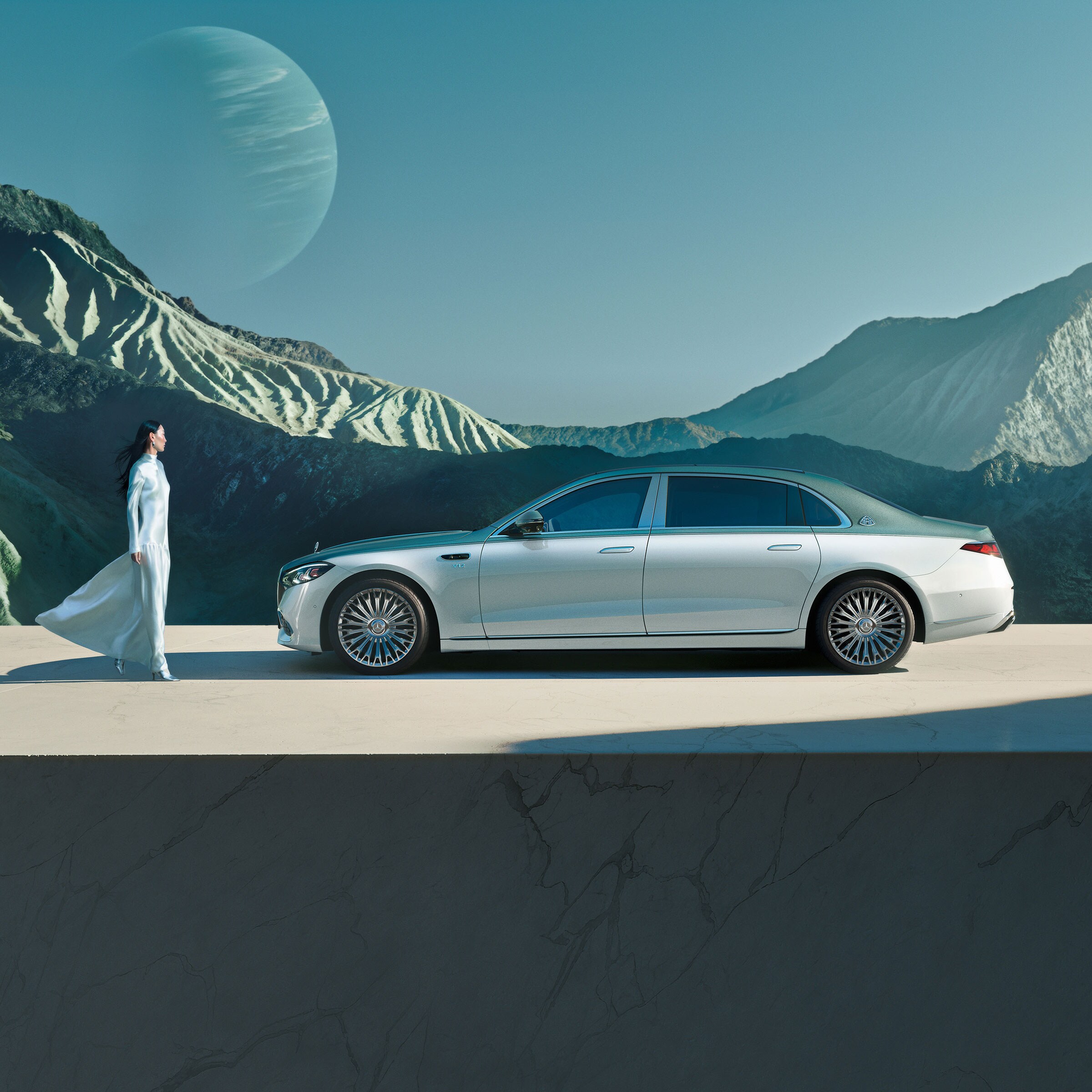 Seitenansicht der Die neue Mercedes-Maybach S-Klasse.