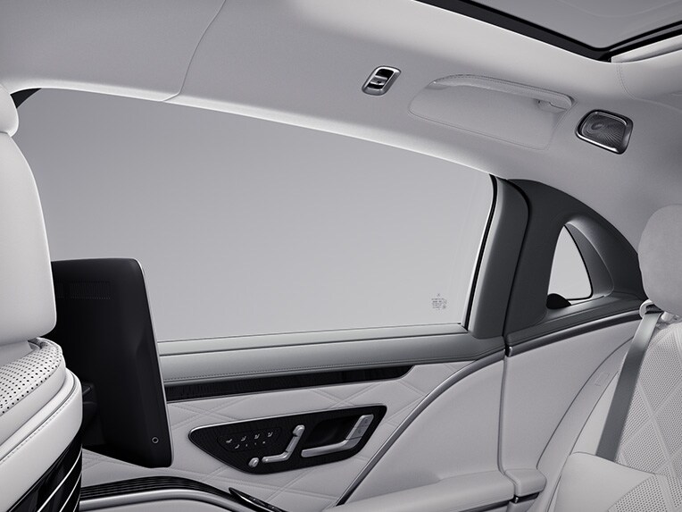 Le porte posteriori Comfort della Mercedes-Maybach Classe S.