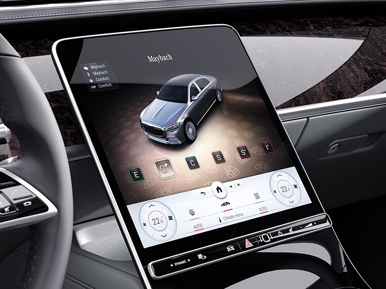 Il display centrale della Mercedes-Maybach Classe S.