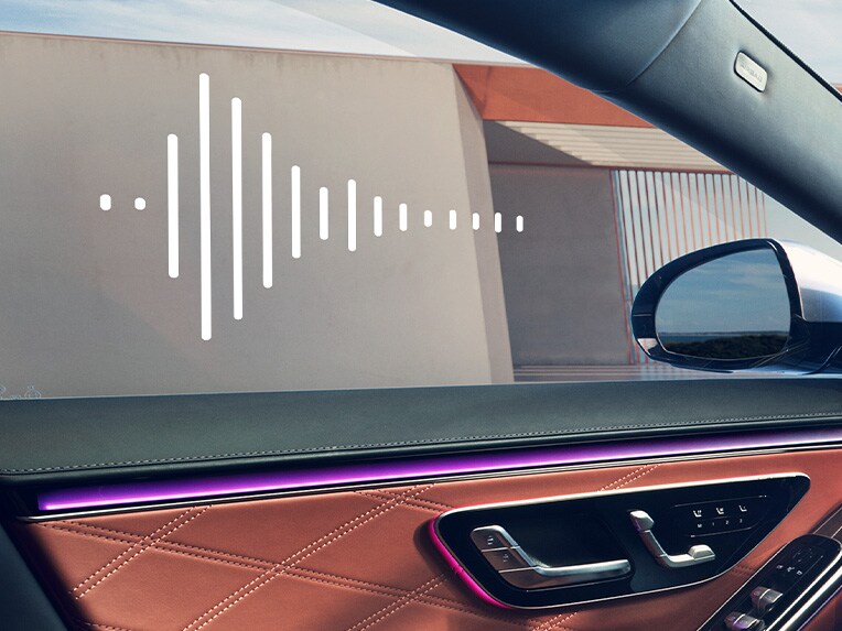 L'abitacolo della Mercedes-Maybach Classe S.