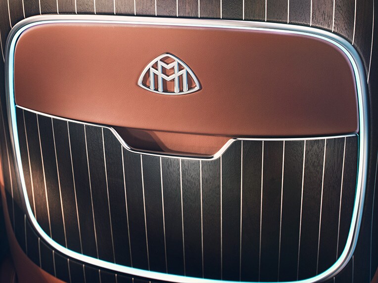Il rivestimento degli schienali MANUFAKTUR della Mercedes-Maybach Classe S.