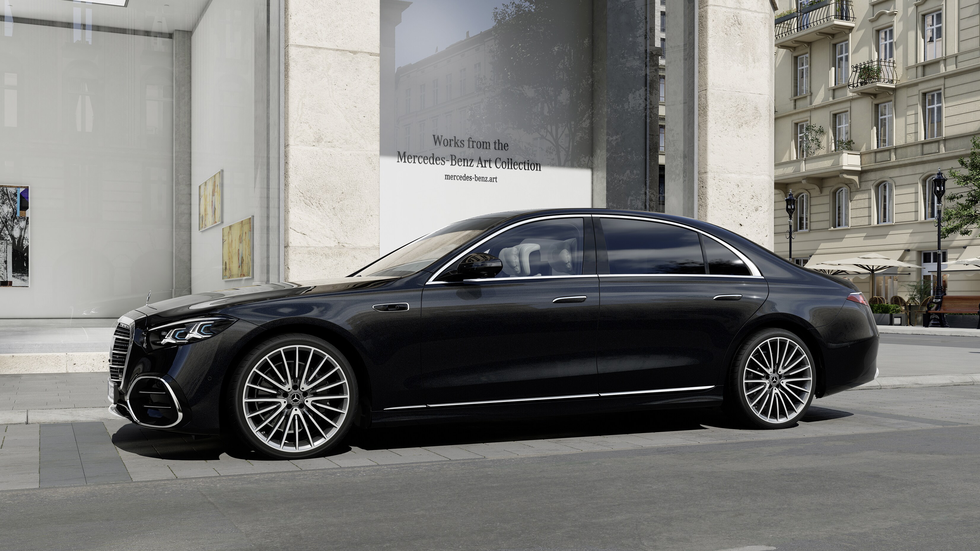 Vue latérale de la nouvelle Mercedes-Benz Classe&nbsp;S Berline version longue avec éléments MANUFAKTUR.