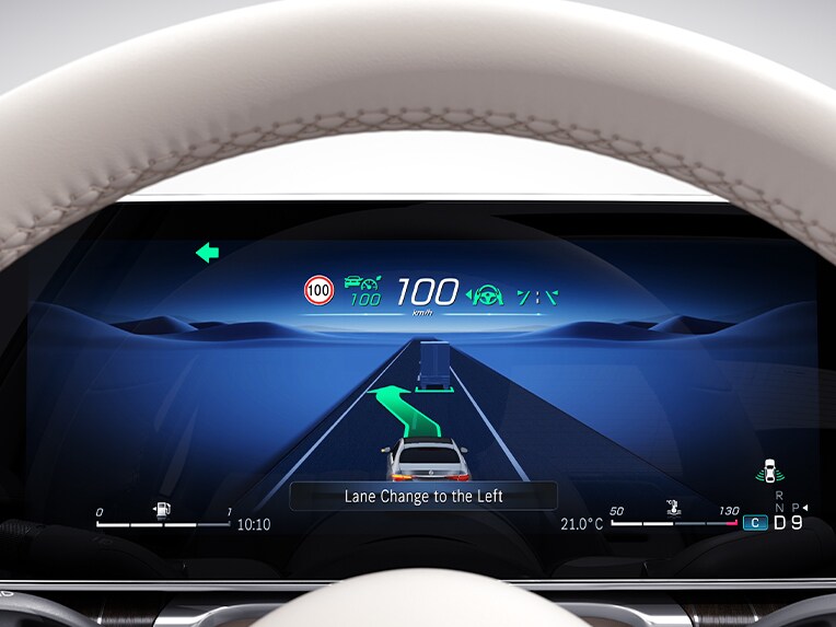 L'écran conducteur de la Mercedes-Benz Classe S Berline.