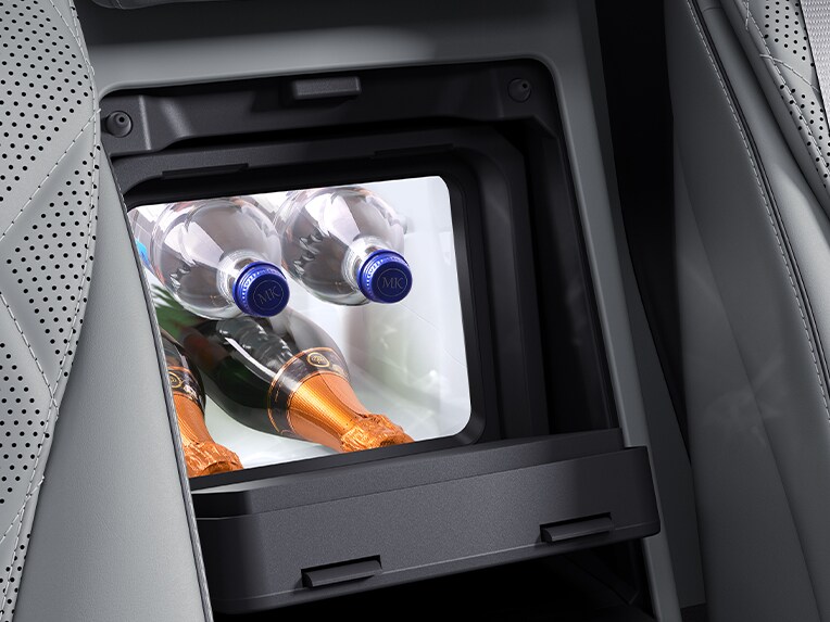 Das Kühlfach in der Mercedes-Benz S-Klasse Limousine.