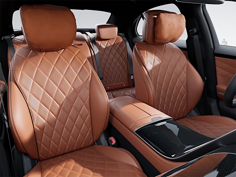 L'intérieur de la Mercedes-Benz Classe S Berline avec l'AMG Line.