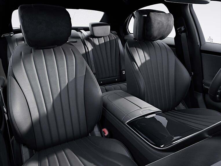 L'intérieur de la Mercedes-Benz Classe S Berline avec l'équipement de série.