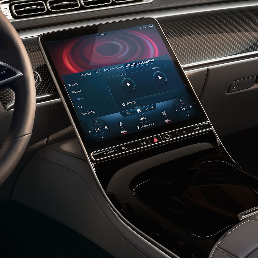 Le Pack ENERGIZING à l'avant de la Mercedes-Benz Classe S Berline.