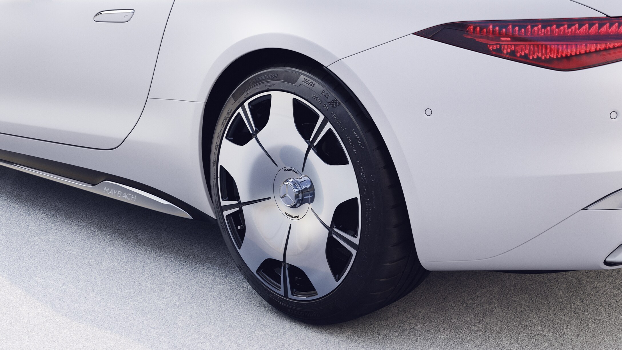 Mâm xe Maybach 5 lỗ rèn 53,3 cm (21") của Mercedes-Maybach SL 680.