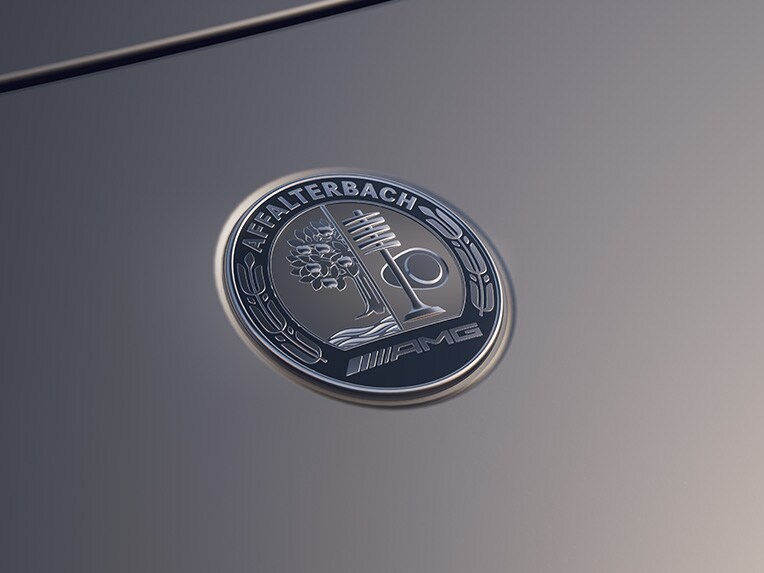 Lo stemma Mercedes-AMG.