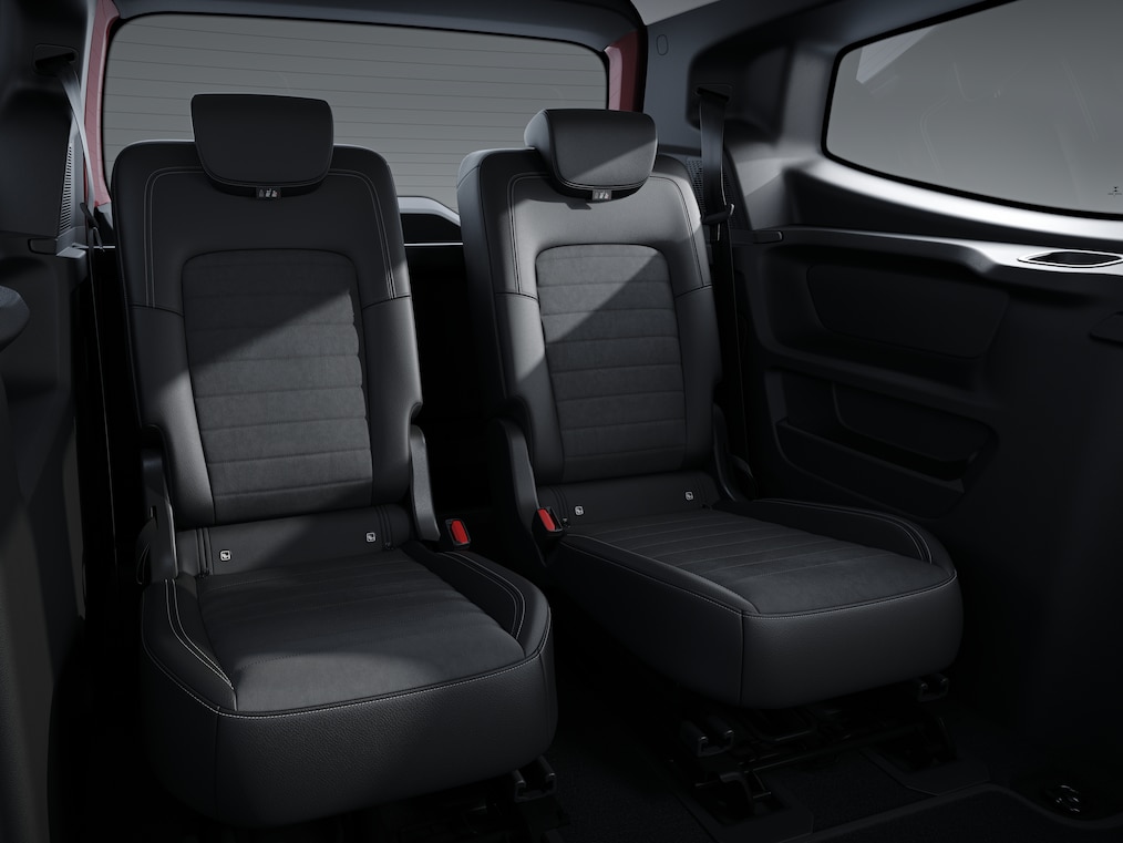 Das Bild zeigt die schwarzen Einzelsitze im Fond der 3. Sitzreihe der Mercedes-Benz T-Klasse.