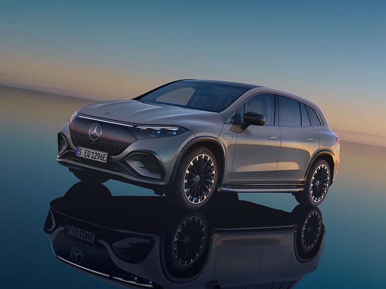 Das Bild zeigt den EQS SUV von Mercedes-Benz.