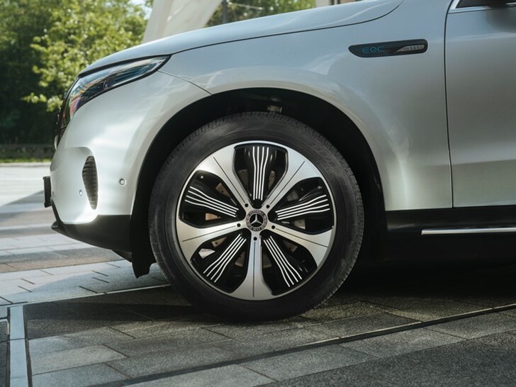 Réservez maintenant un changement de pneus | Mercedes-Benz