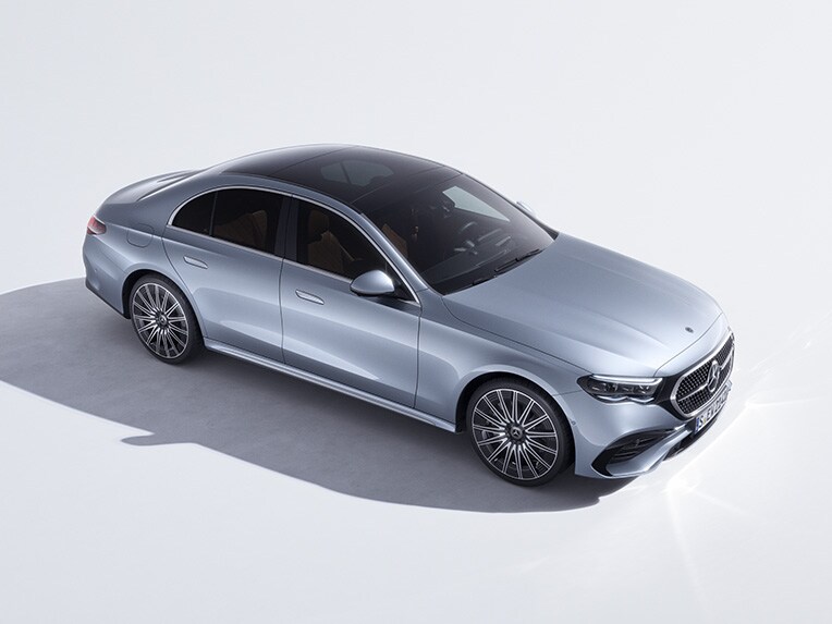 Le poste de conduite de la nouvelle Classe E Berline de Mercedes-Benz.