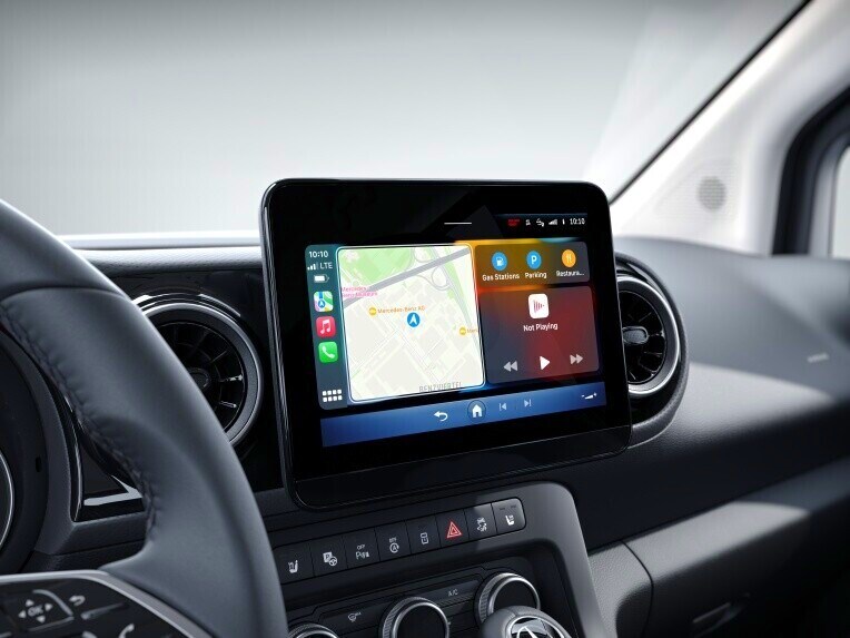 Intégration pour smartphone sur le Mercedes-Benz eCitan fourgon.