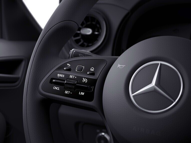 Les unités de commande tactile du TEMPOMAT dans le Mercedes-Benz eCitan fourgon.
