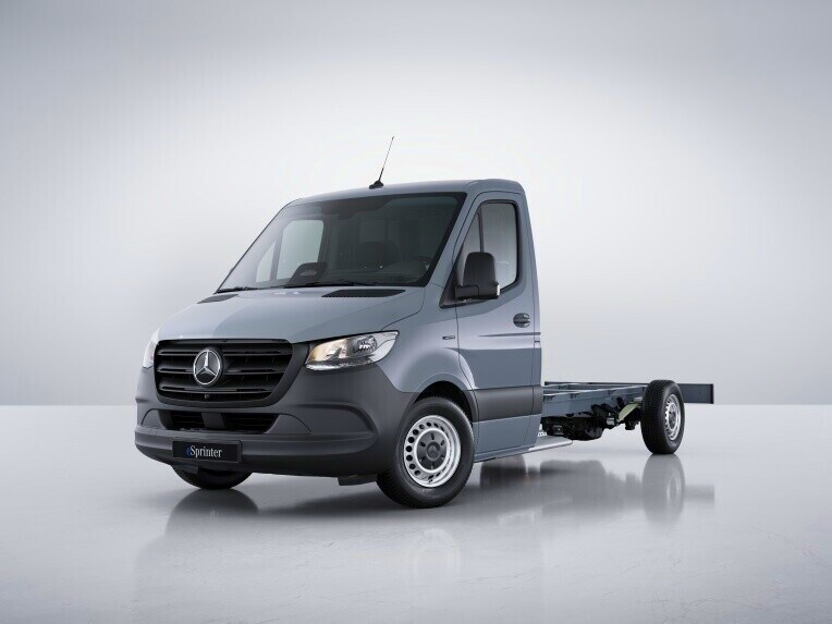 Le Mercedes-Benz eSprinter châssis-cabine avec la ligne d'équipement BASE.