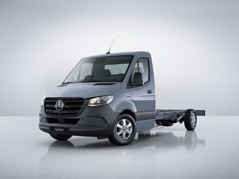 Le Mercedes-Benz eSprinter châssis-cabine avec la ligne d'équipement PRO.