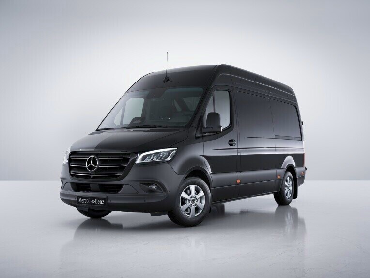 Il Mercedes-Benz Sprinter Furgone con configurazione per percorsi accidentati.