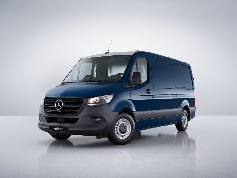 Il Mercedes-Benz Sprinter Furgone nella versione di allestimento BASE.