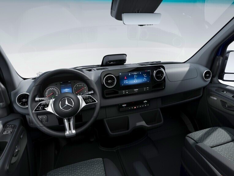 La cabina del conducente del Mercedes-Benz Sprinter Furgone nella linea di equipaggiamento PRO.