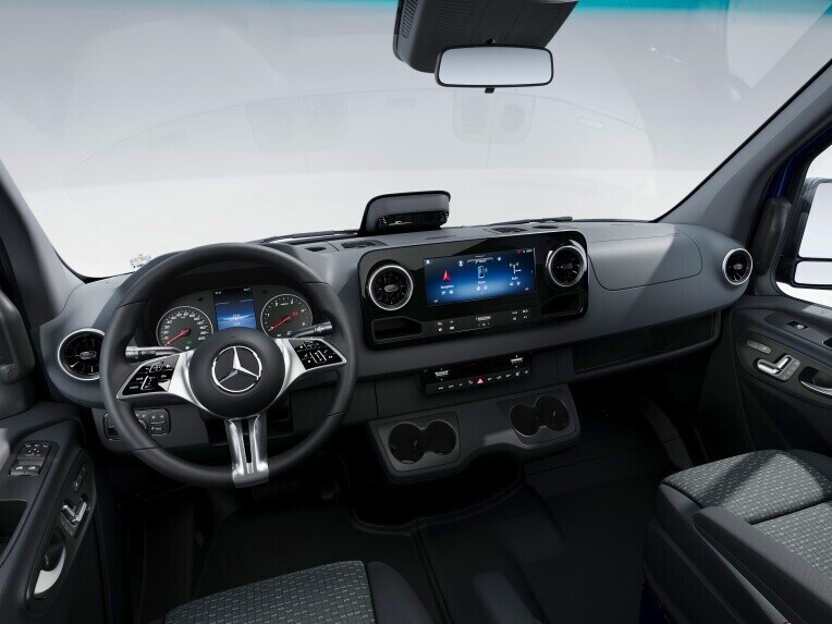 La cabina del conducente del Mercedes-Benz Sprinter Furgone nella linea di equipaggiamento SELECT.