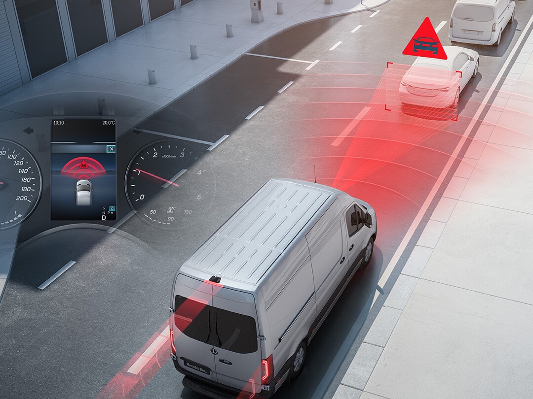Il sistema di assistenza alla guida visualizzato nel traffico urbano a bordo di Mercedes-Benz Sprinter Furgone.