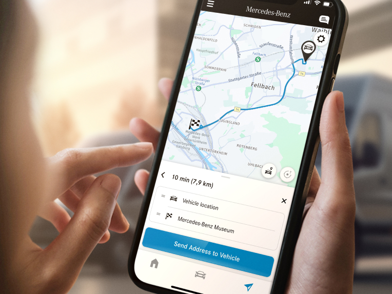 Send2Car | Digital Extras | Mercedes-Benz The Send2Car function from Mercedes-Benz on a smartphone.