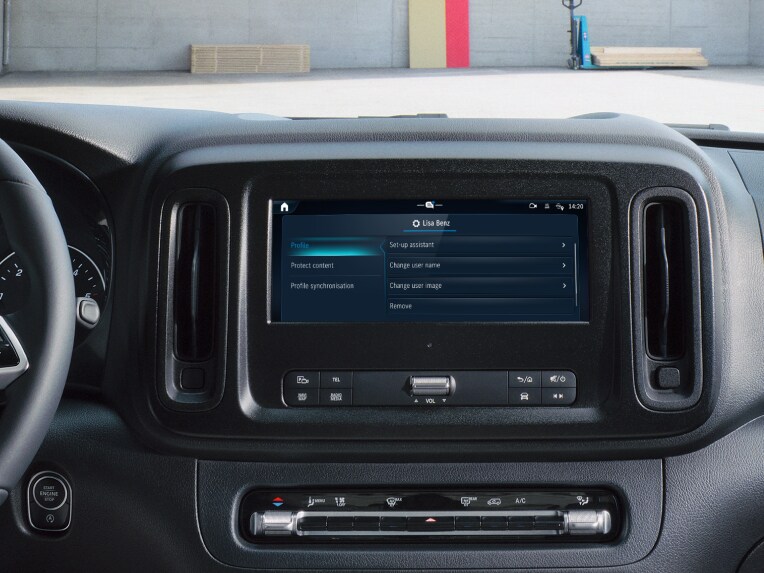 La Personalizzazione Digital Extra sul display di comando a bordo di un Mercedes-Benz Vito.