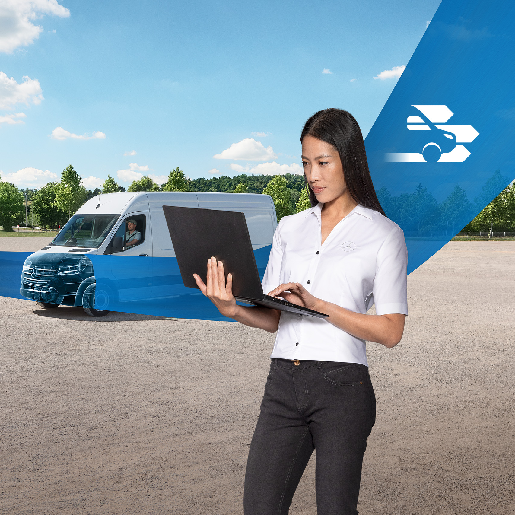 Mercedes-Benz | Services pour utilitaires légers | Vue d'ensemble Femme avec ordinateur portable devant un utilitaire Mercedes-Benz blanc.