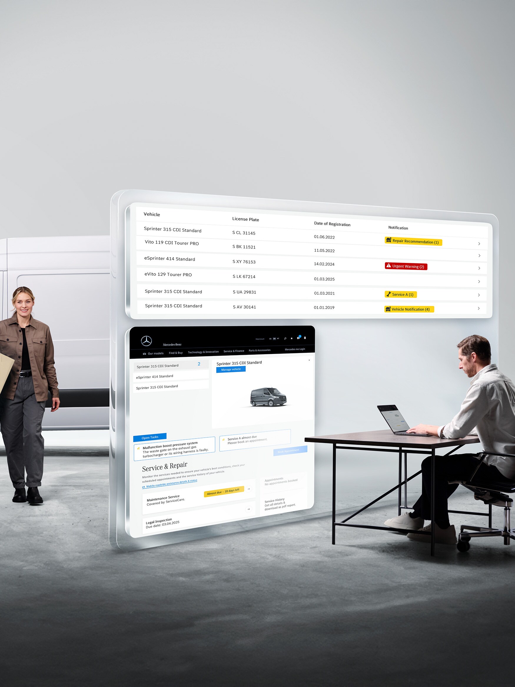 Un uomo monitora la flotta di veicoli commerciali su laptop utilizzando la funzione Mercedes-Benz Van Uptime Monitor per ottimizzare l'operatività.