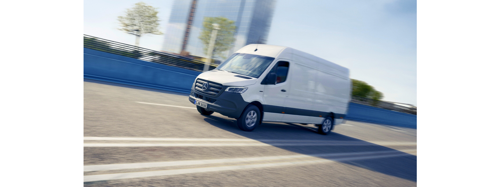 Schneiden Sie den neuen eSprinter genau auf Ihr Unternehmen und Ihren Einsatzzweck zu. eSprinter Kastenwagen | Mercedes-Benz Vans