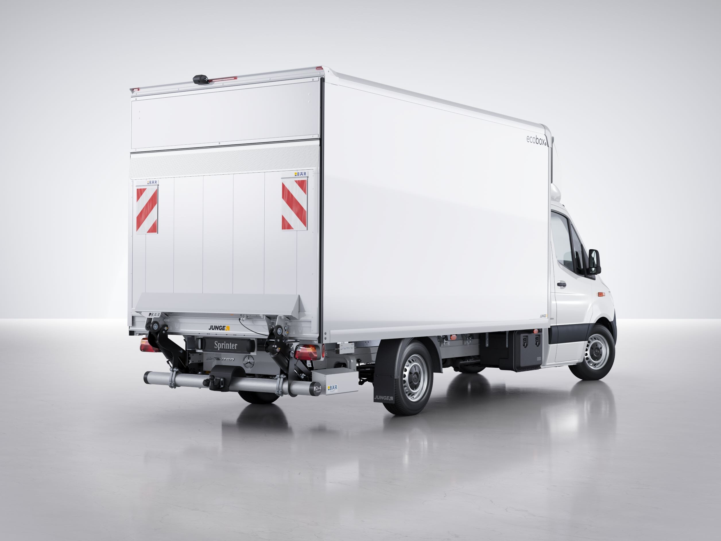 Lo Sprinter con cassone per il trasporto di merci secche