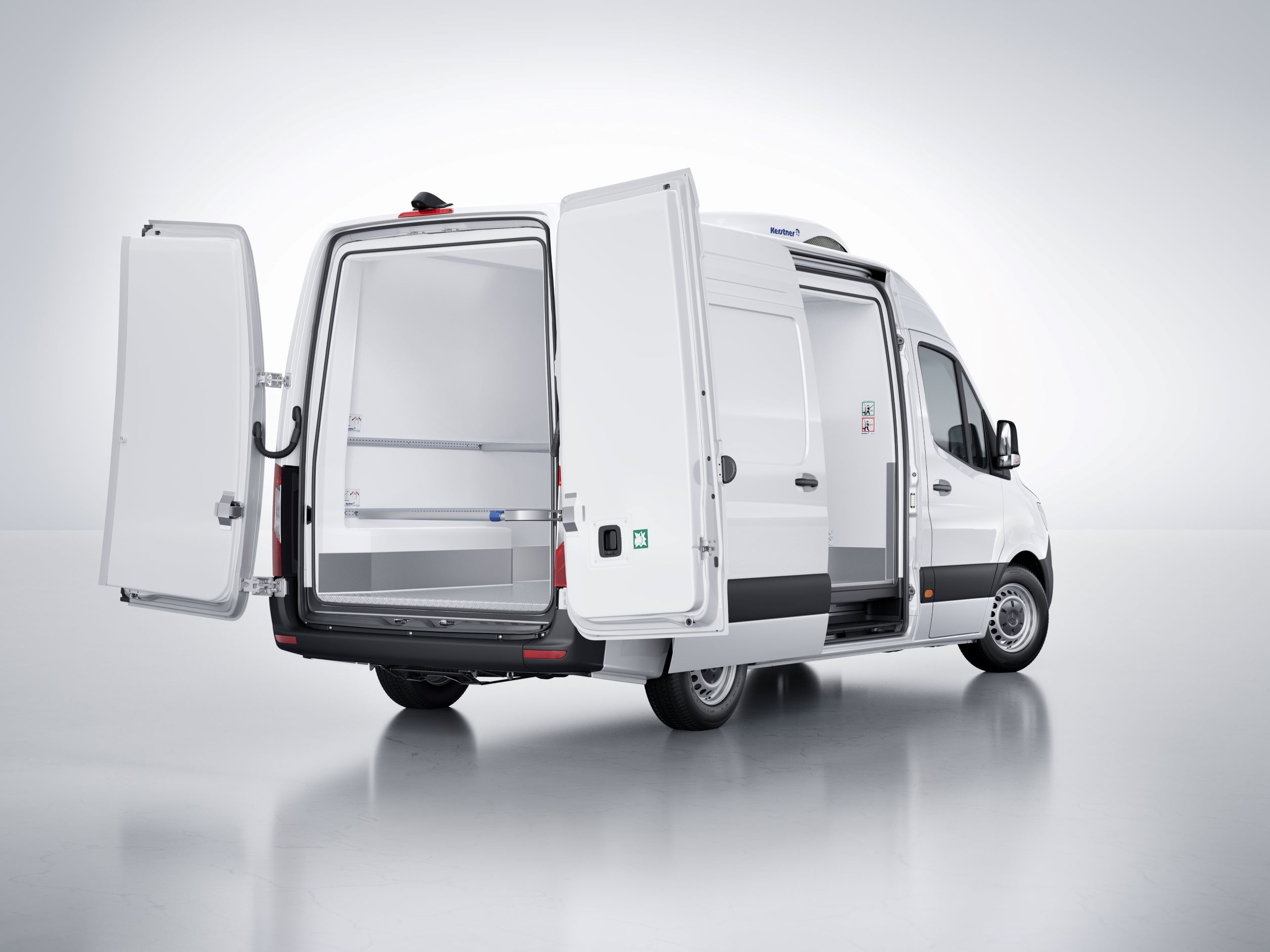 Sprinter mit isotherm gekühltem Integralcontainer von Kerstner I Mercedes-Benz Der Sprinter mit isotherm gekühltem Integralcontainer.