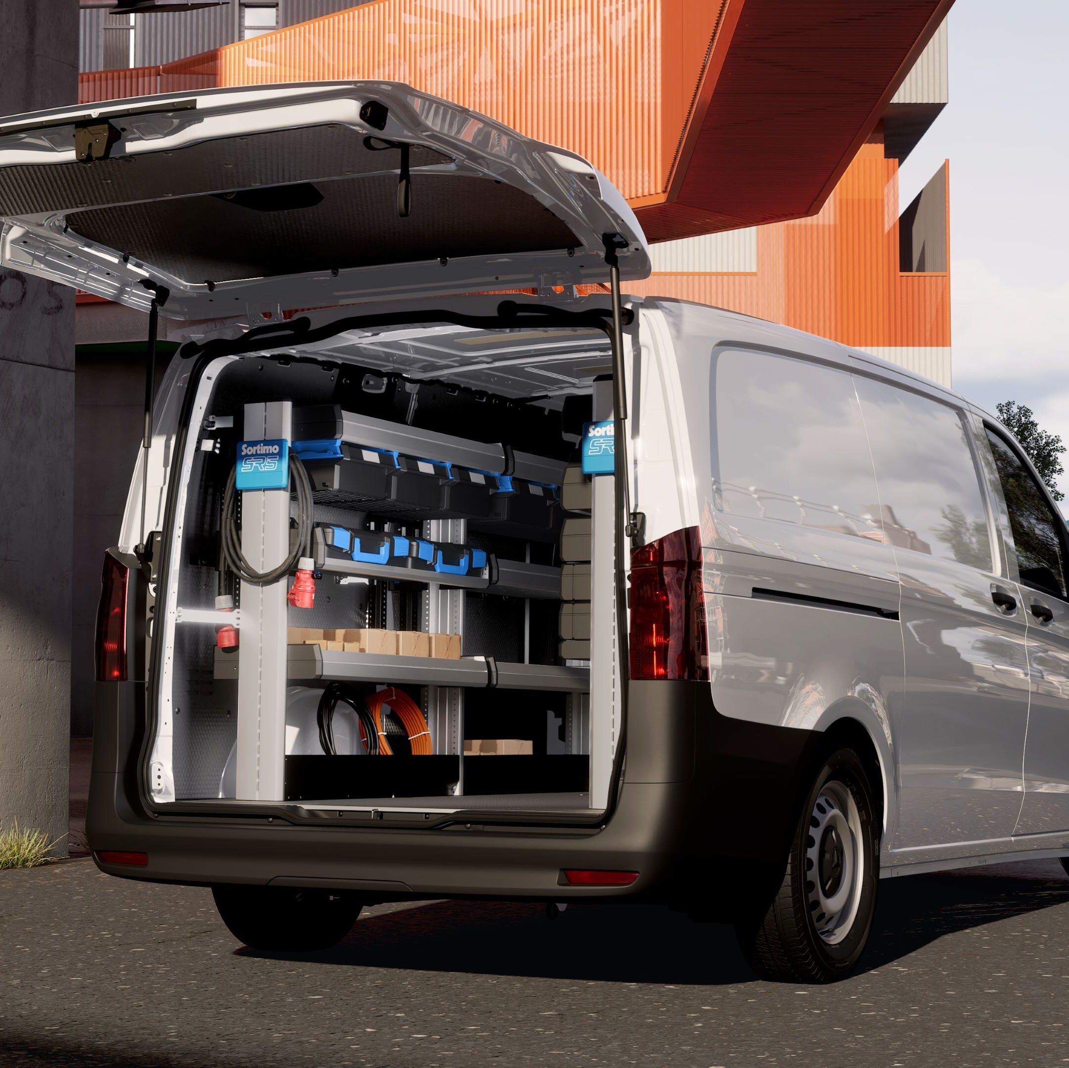 Mercedes-Benz Vito mit offener Heckklappe und Regalen mit Kästen.