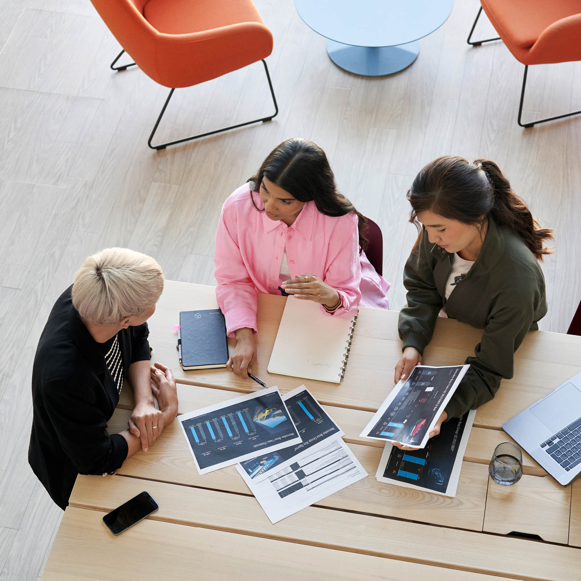 Mercedes-Benz Vielfaltiges Aufgabengebiet Mercedes-Benz Vielfaltiges Aufgabengebiet