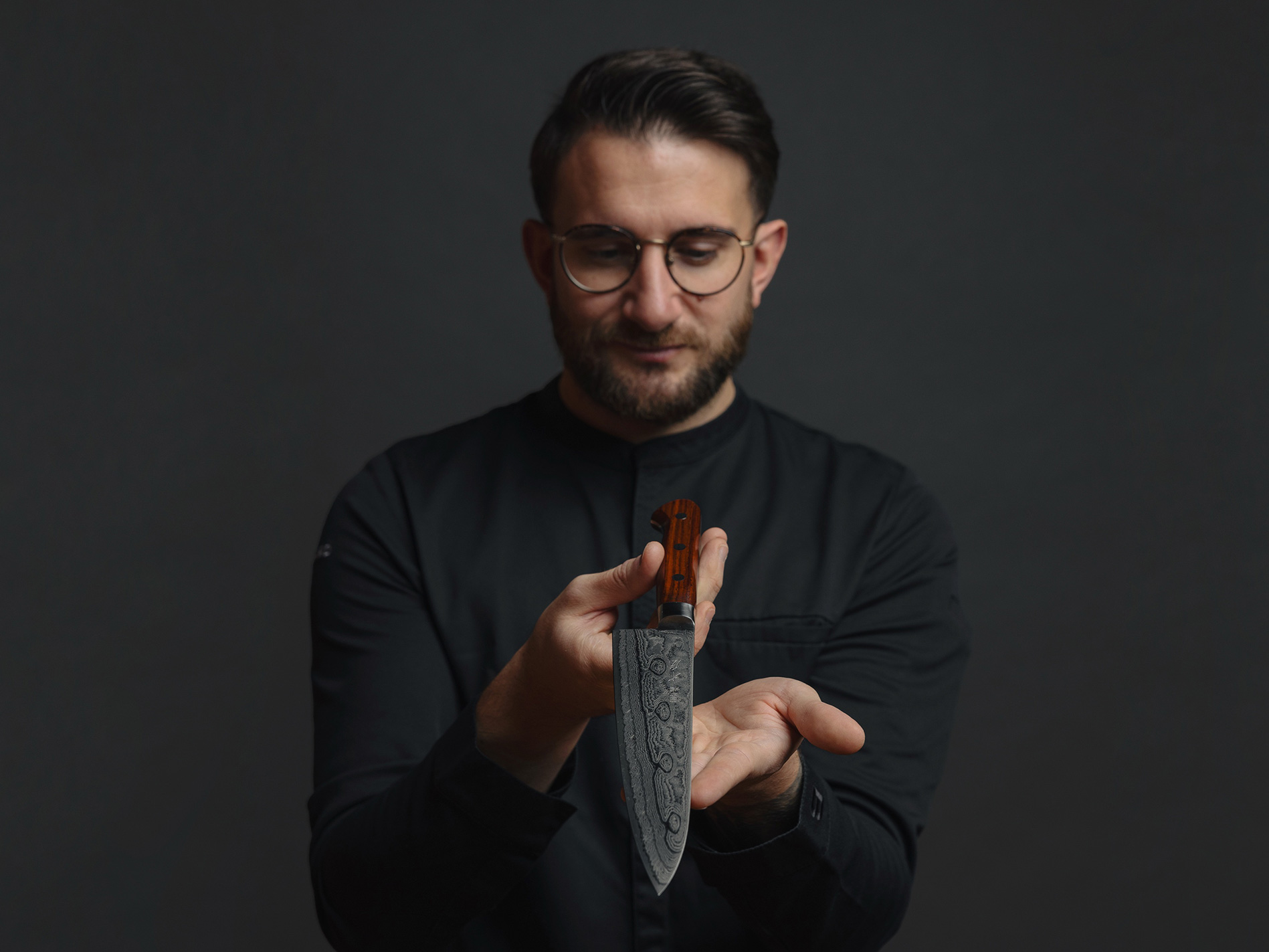 Partner Issho Taberu Coltello di Issho Taberu. Lo tiene in mano Marco Campanella.