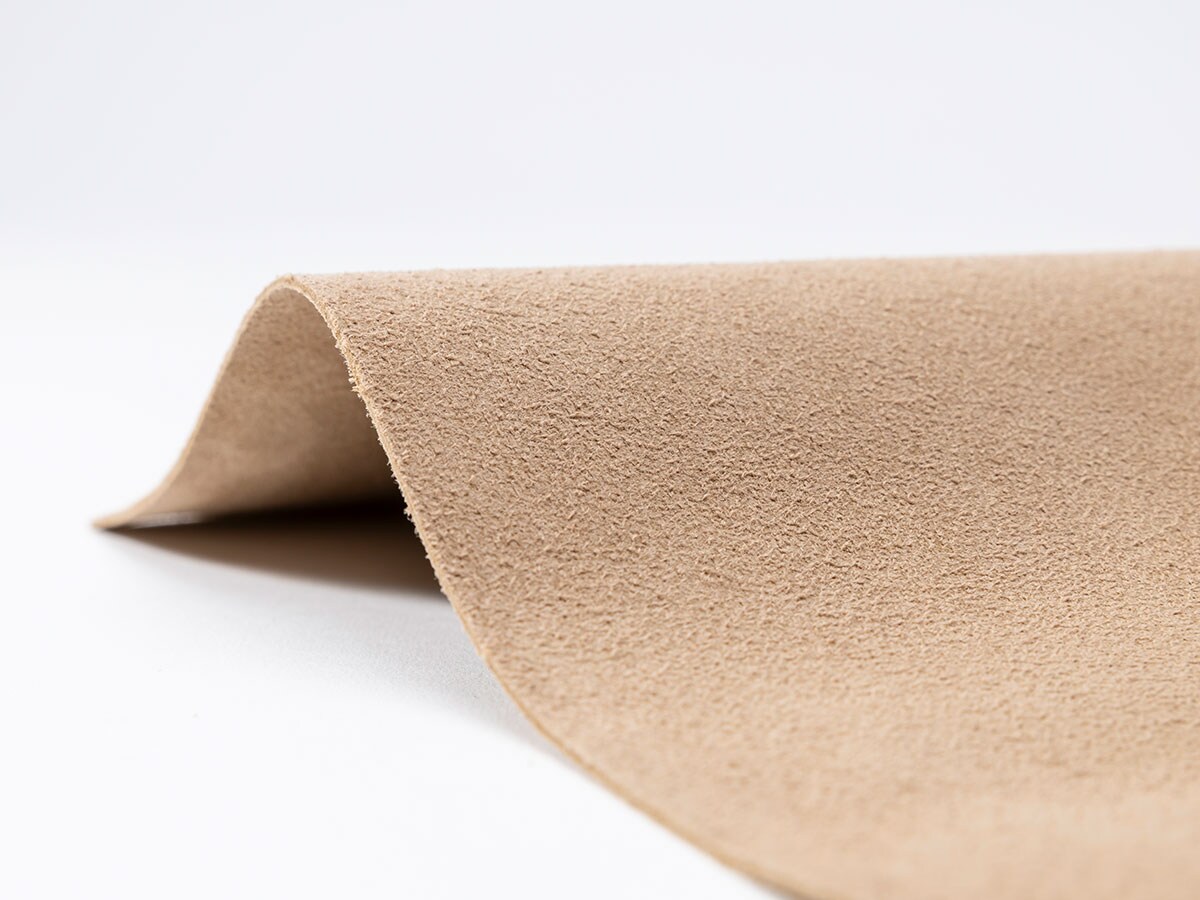 Alternative au cuir, de fabrication biotechnologique, mise au point par Mercedes-Benz. 
