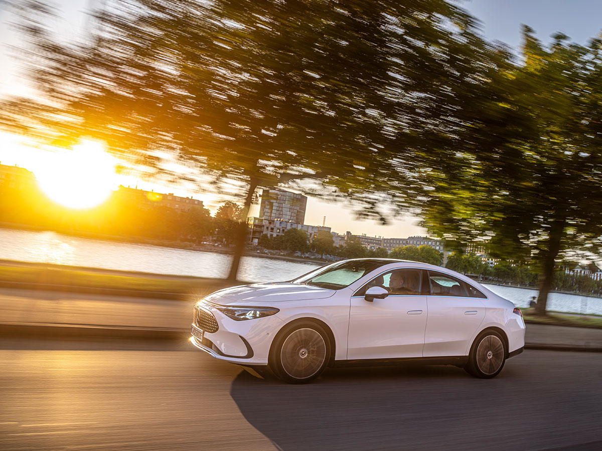 Le nouveau CLA entièrement électrique de Mercedes-Benz lors d’une course d’essai. Le nouveau CLA entièrement électrique de Mercedes-Benz lors d’une course d’essai.
