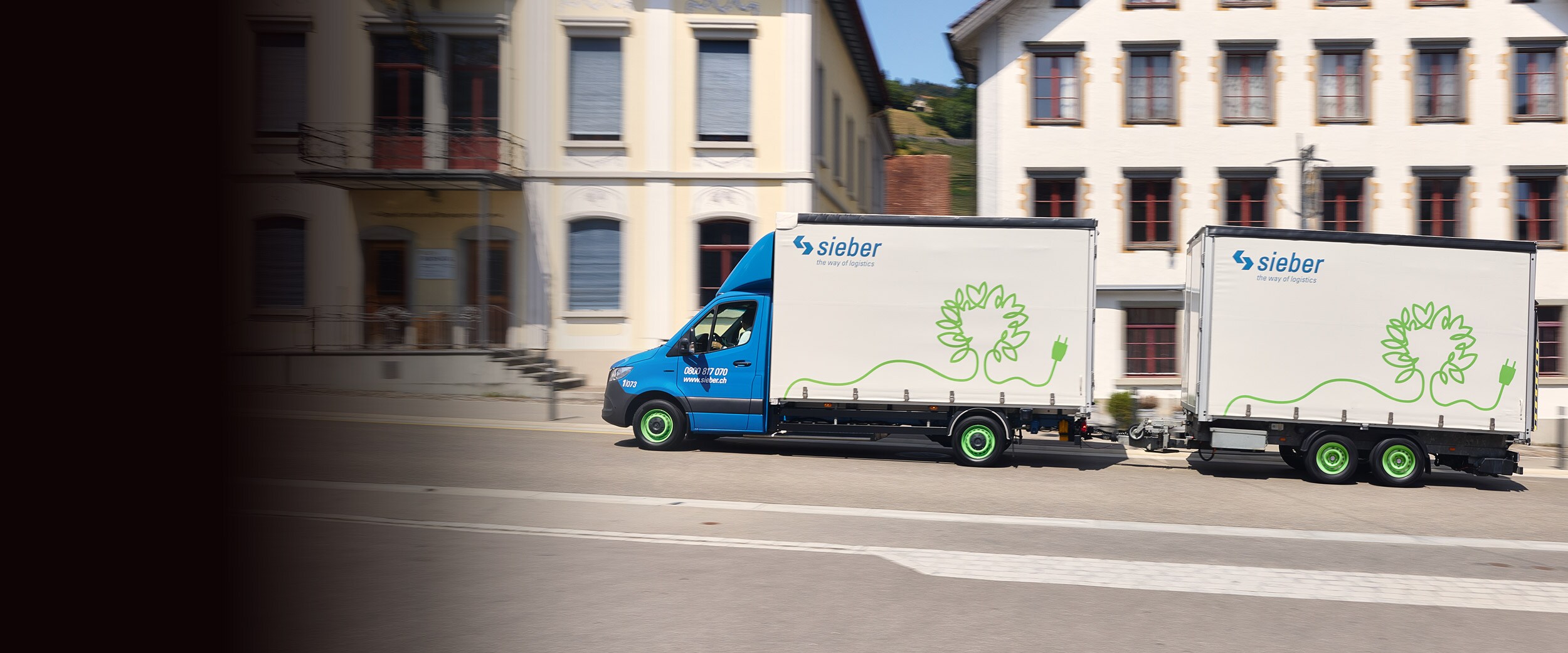 Il Mercedes-Benz eSprinter per strada.