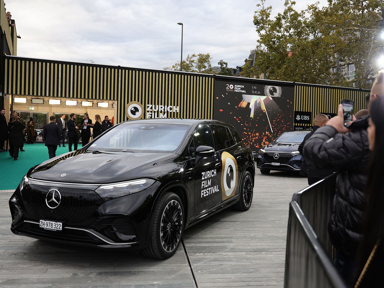 Navette VIP Mercedes EQS au Zurich Film Festival.