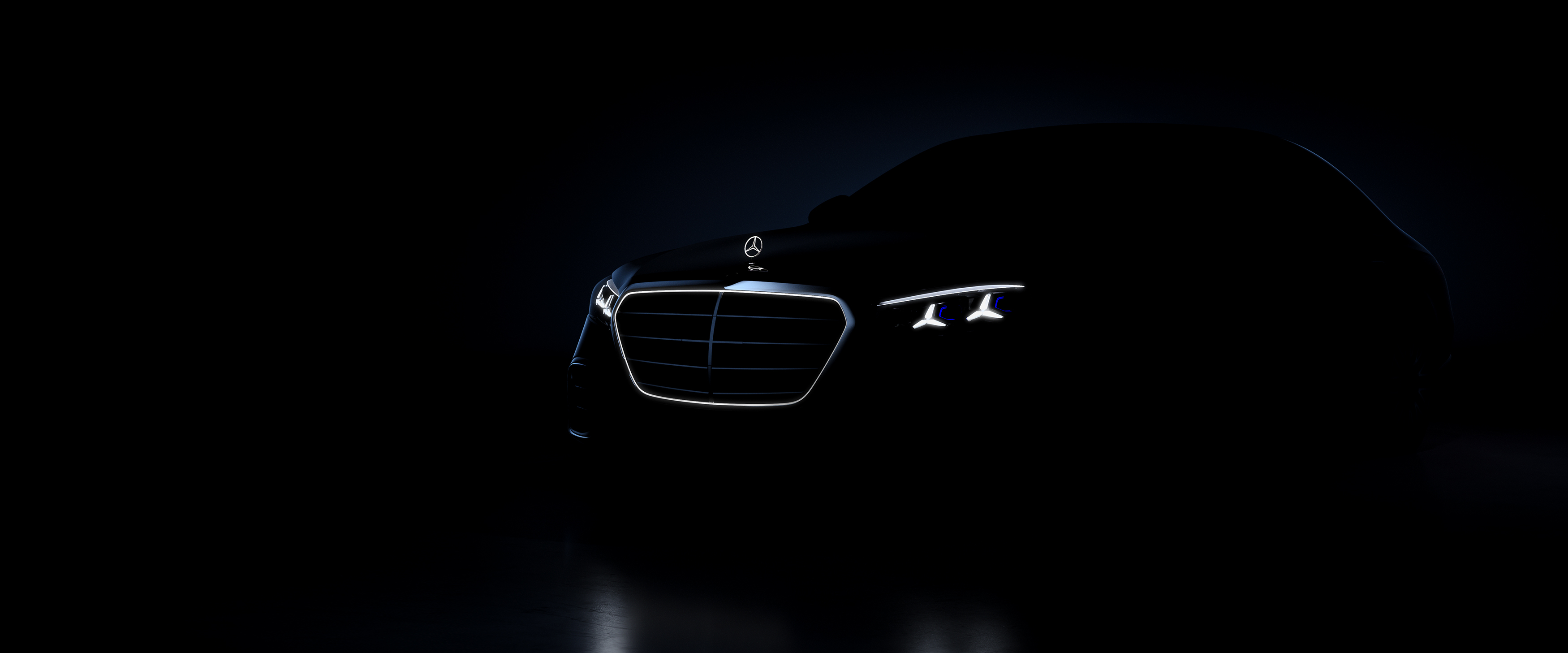 La nuova Mercedes-Benz Classe S Vista frontale di una berlina di lusso in luce scura.