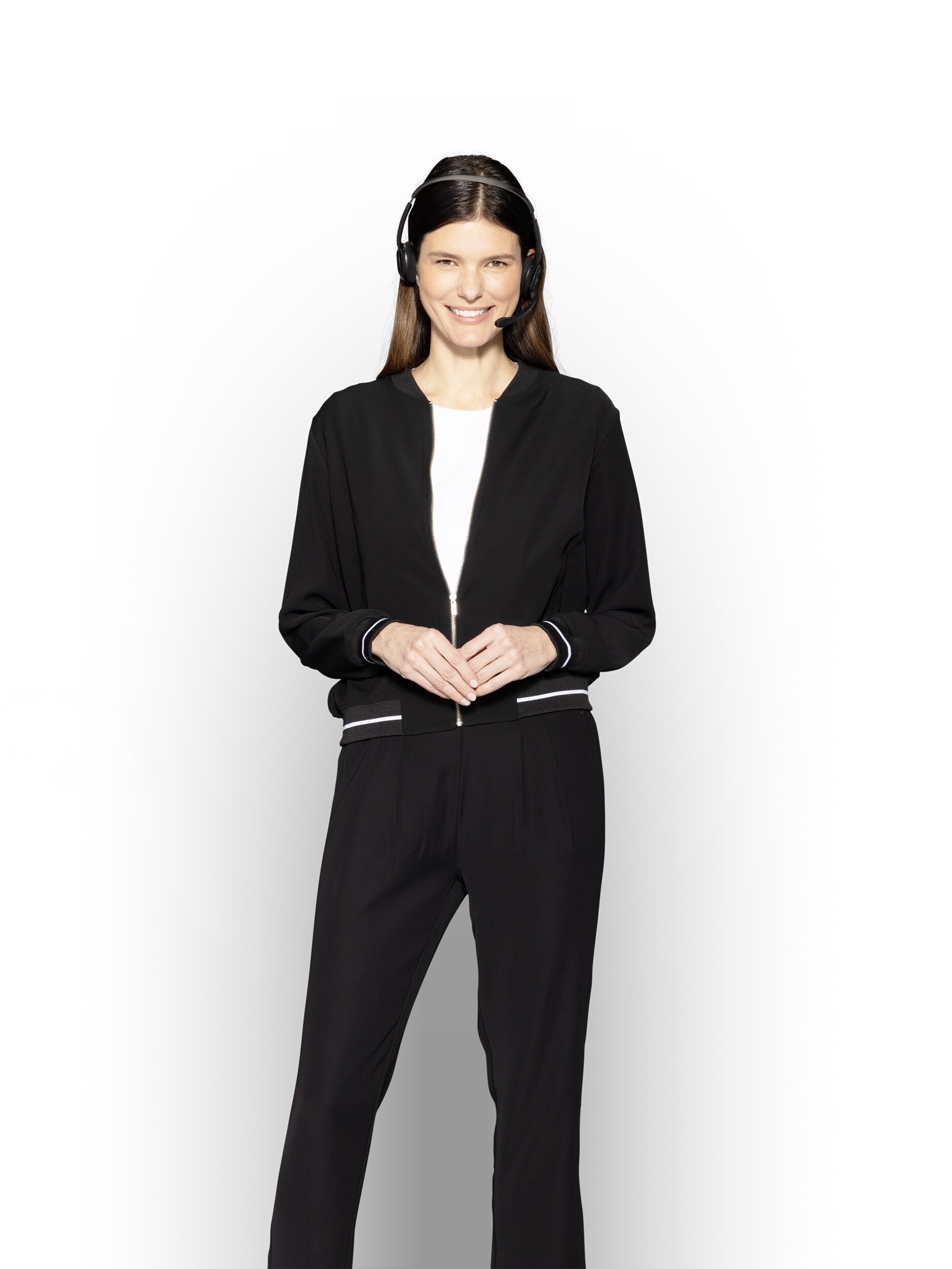 Un operatore del servizio assistenza clienti con delle cuffie.